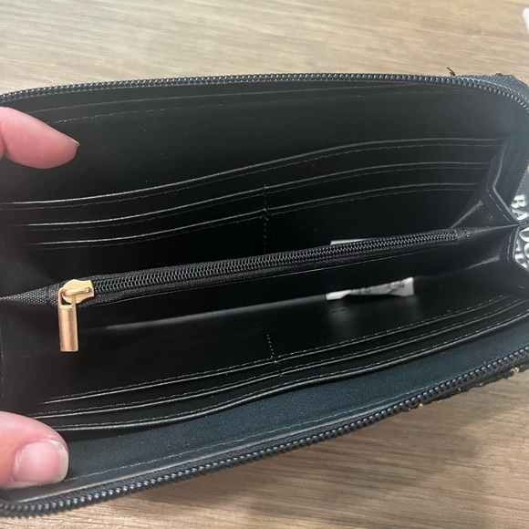 Badgley Mischka Tara Tweed Wallet Zip Around Black and Gold Fleck NWT - Picture 6 of 6